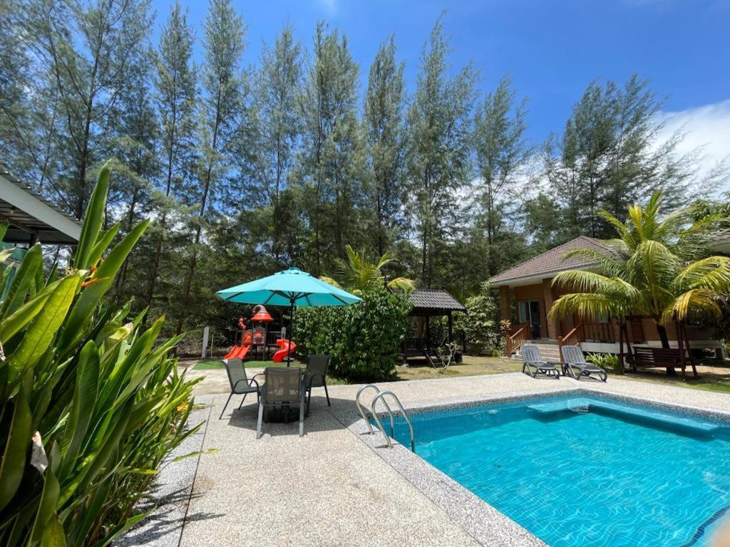Отель Casa Tanjung Jara Дунгун Экстерьер фото